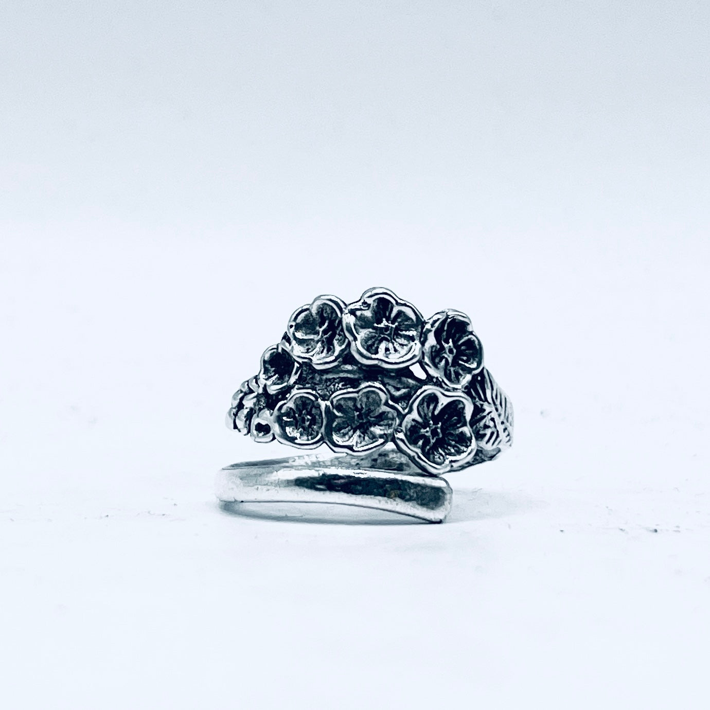 Anello Artigianale NONTISCORDARDIMÉ Mod. SPIRALE  Realizzato con  Antica posata in Argento (Prima Metà del ’900)