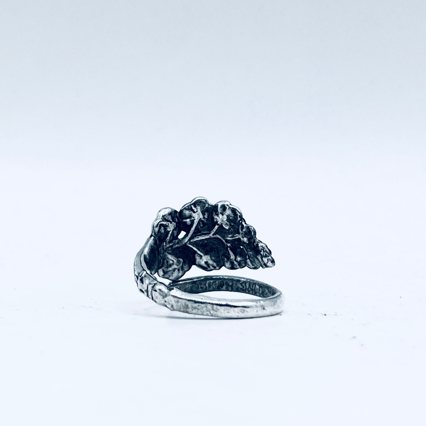 Anello Artigianale NONTISCORDARDIMÉ Mod. SPIRALE  Realizzato con  Antica posata in Argento (Prima Metà del ’900)