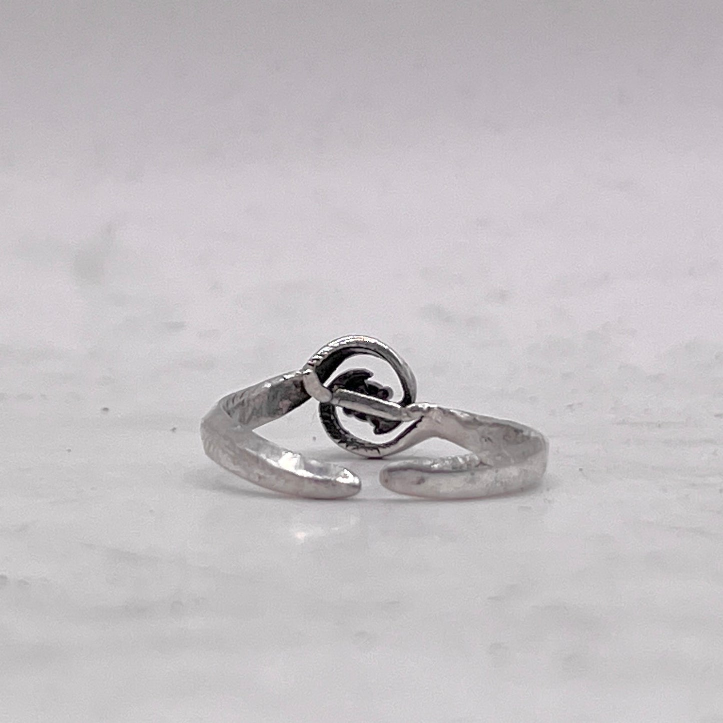 Anello Artigianale GRANATO 02 Mod. SPILLA Realizzato con Antica spilla in Argento (Prima Metà del ’900)