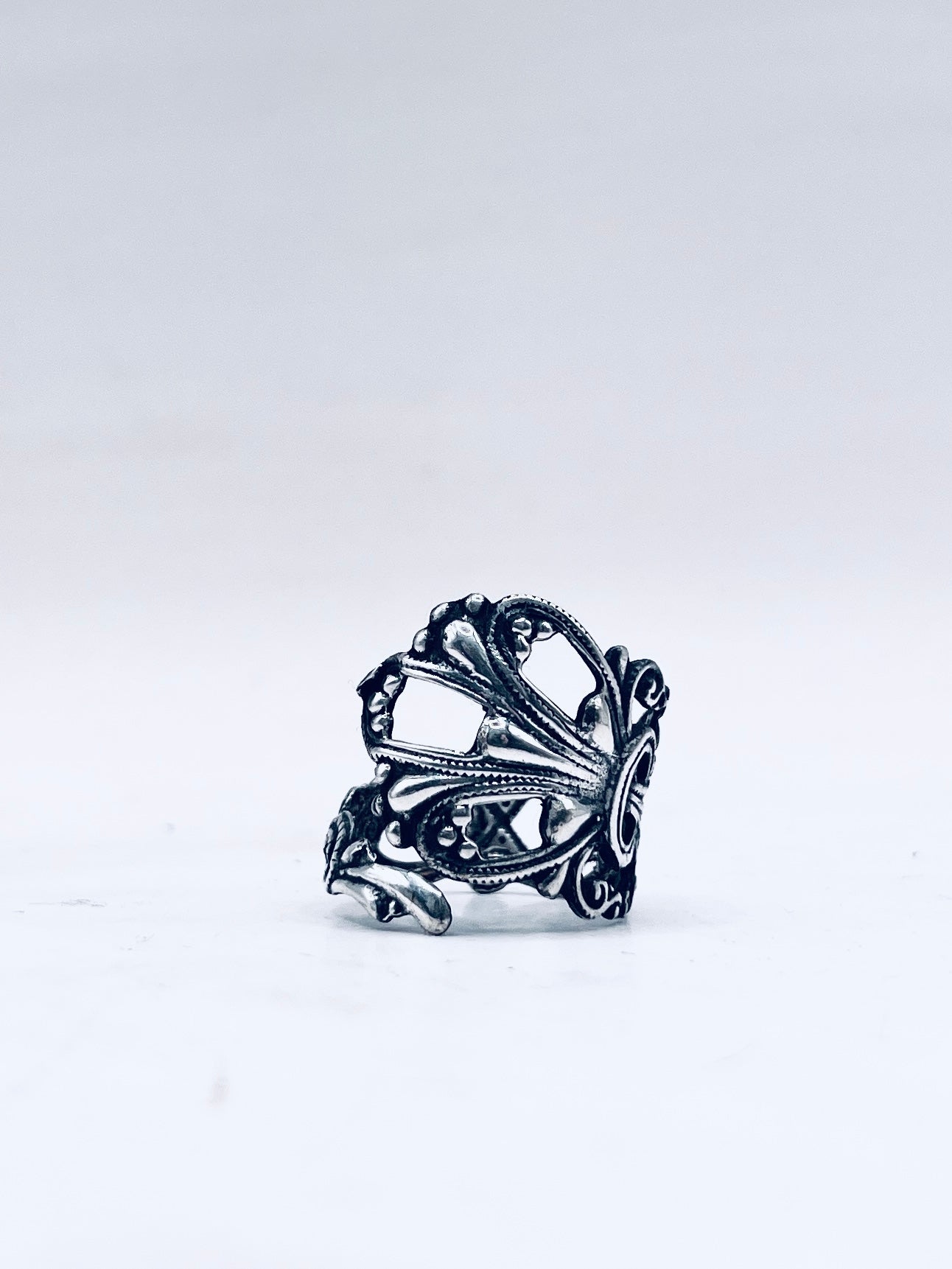 Anello Artigianale “BOCCHETTA SERRATURA GOCCIA” Realizzato con bocchetta serratura in Argento (Prima Metà del ’900)