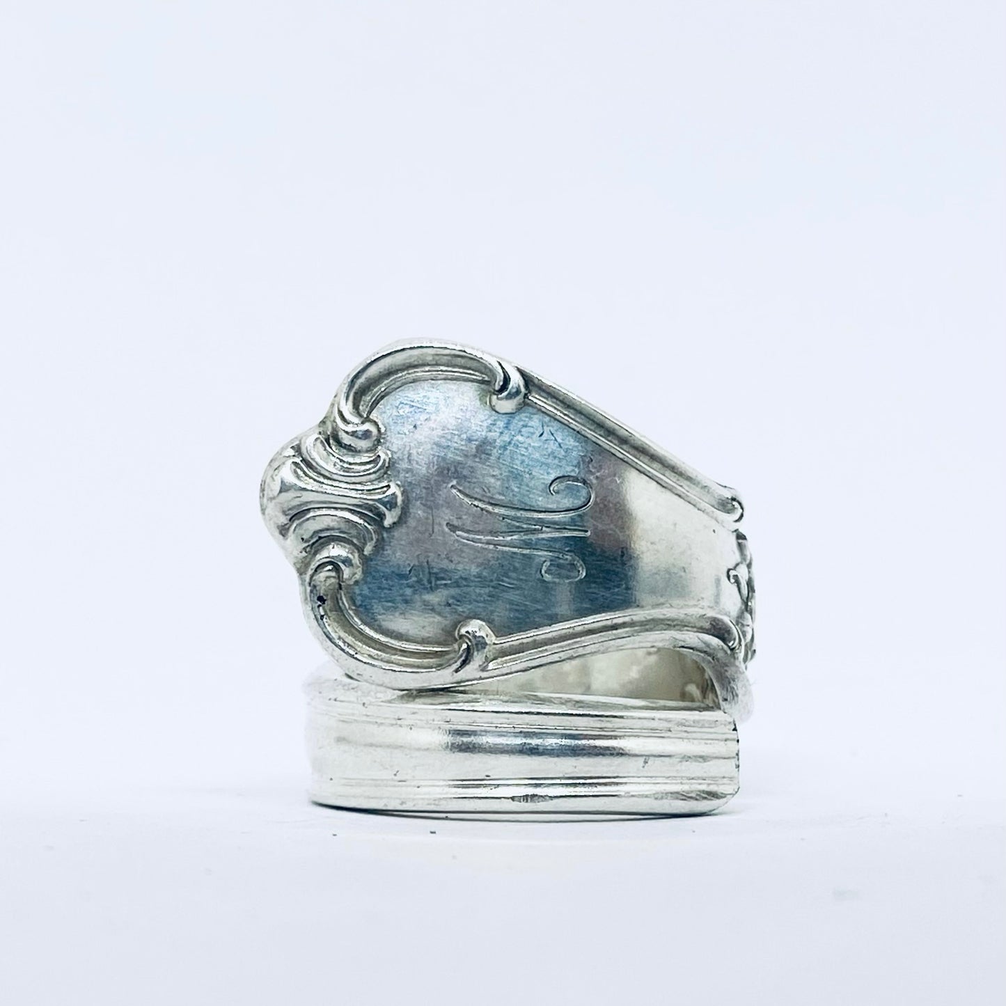 Anello Artigianale con Iniziale M