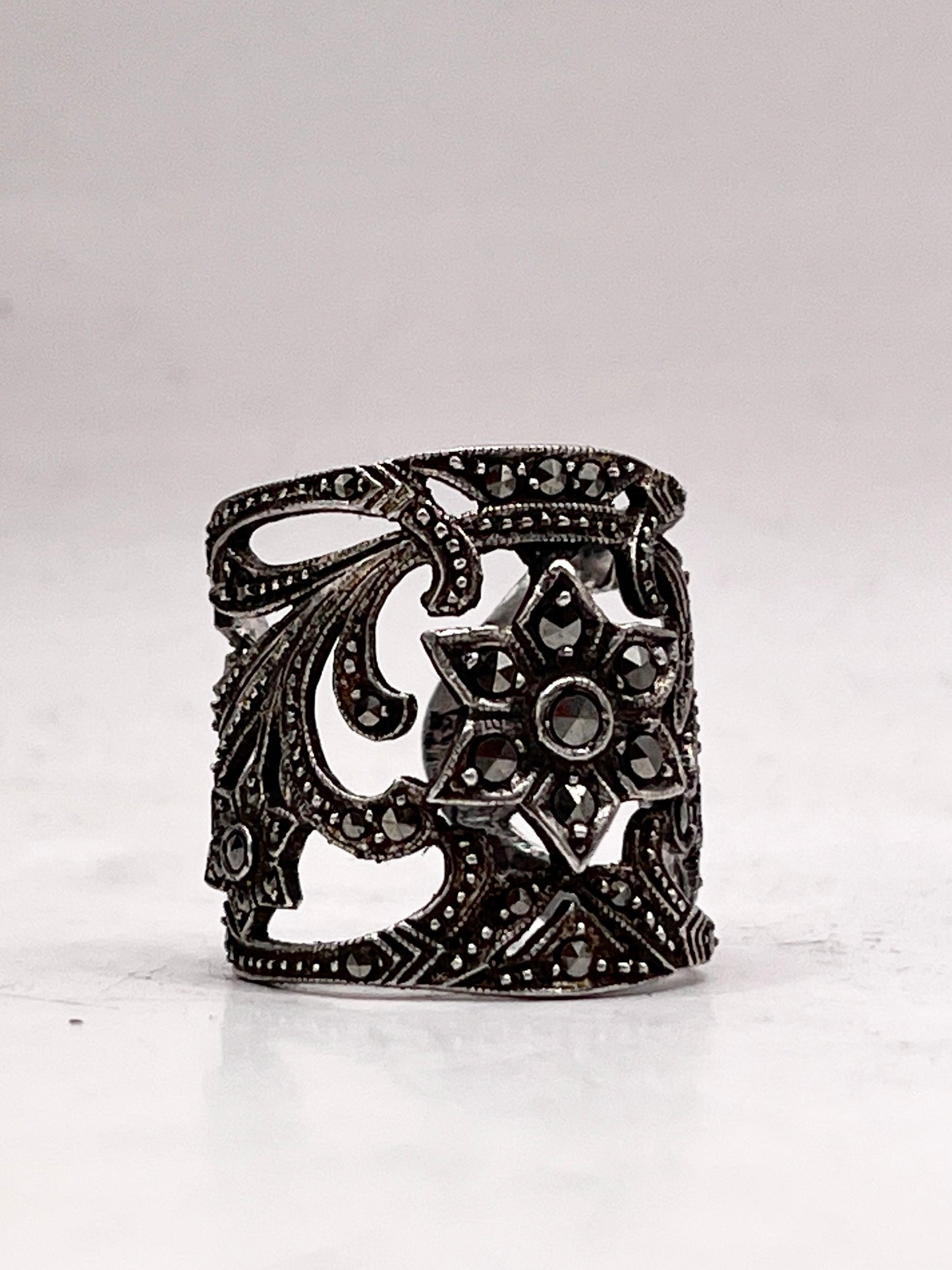 Anello Artigianale SPILLA ROSONE Mod. SPILLA MARCASSITI Realizzato con Antica spilla in Argento (Prima Metà del ’900)