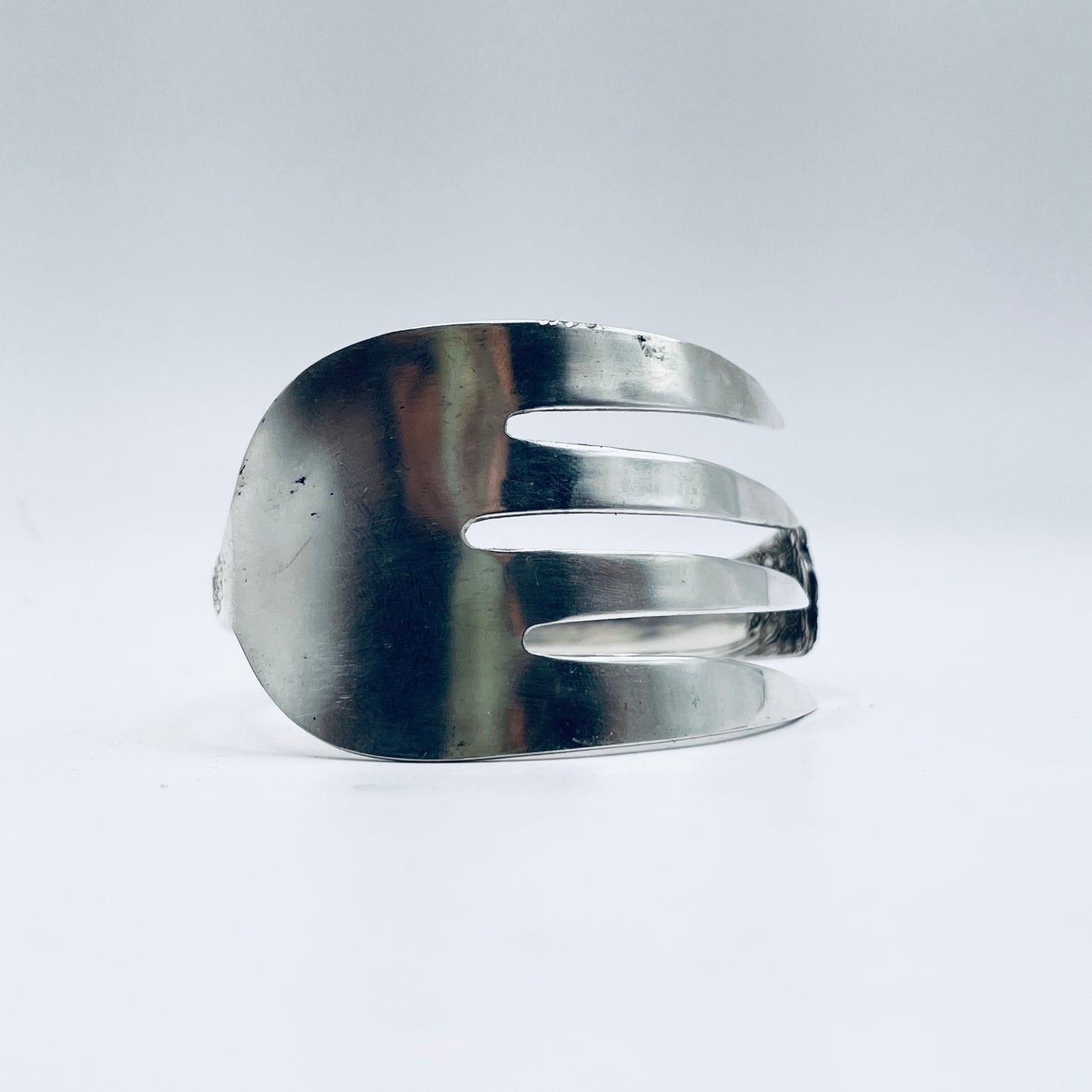 Bracciale Artigianale Mod. FORCHETTONE  GIRASOLE Realizzato con Antica posata in lega d’argento (Prima Metà del ’900)
