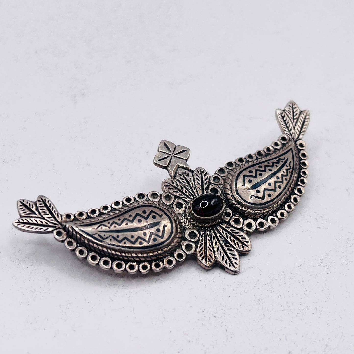 Anello Artigianale SPILLA RUBINO Mod. SPILLA Realizzato con Antica spilla in Argento (Prima Metà del ’900)