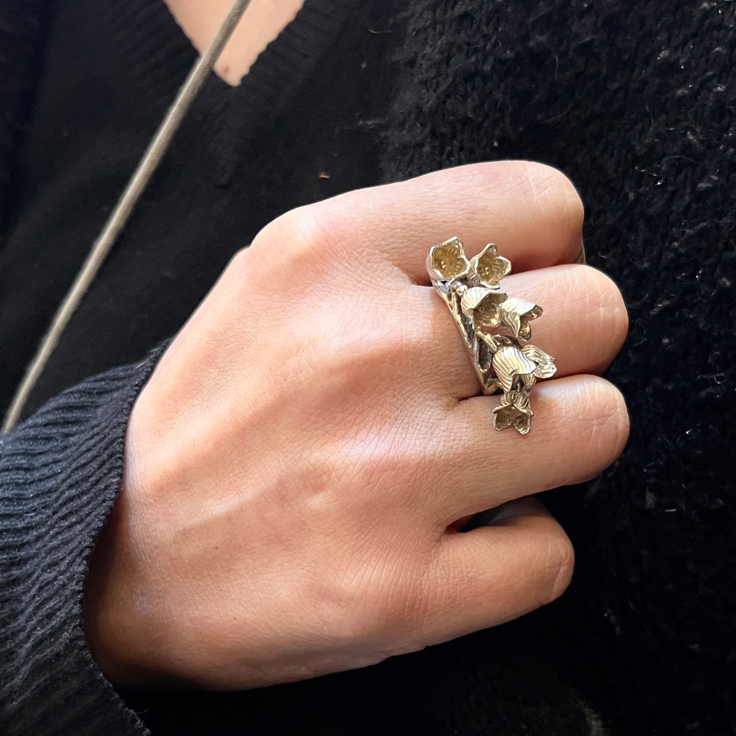 Anello Artigianale MUGHETTI Mod. CLASSICO  Realizzato con Antica SPILLA in Argento 800(Prima Metà del ’900)
