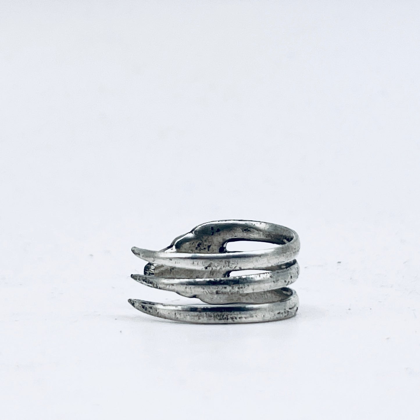 Anello Artigianale Mod. FORCHETTINA DELICATO Realizzato con parte di antica forchettina in Argento (Prima Metà del ’900)