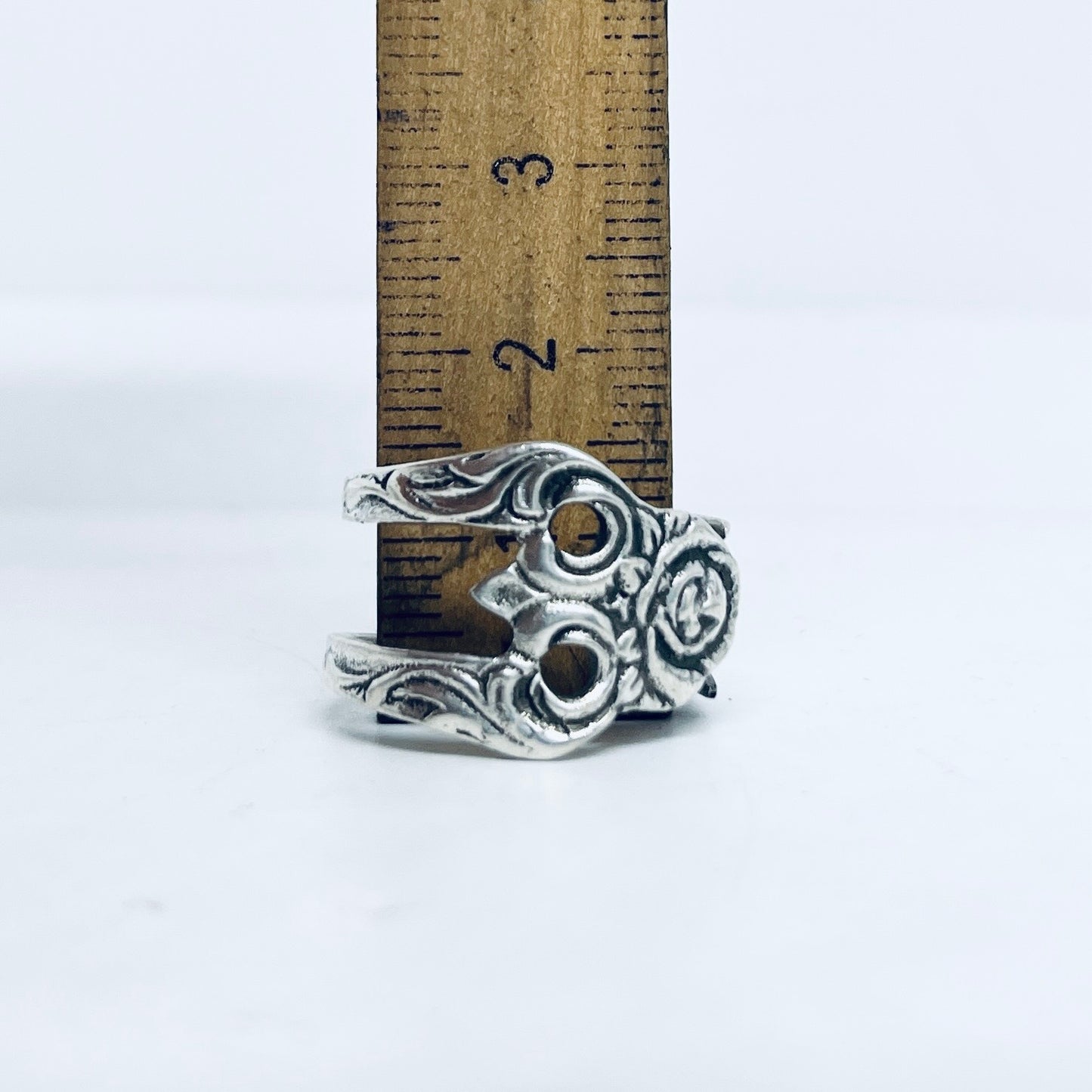 Anello Artigianale Mod. FORCHETTINA ROSA DI HILDESHEIM Realizzato con parte di antica forchettina in Argento (Prima Metà del ’900)