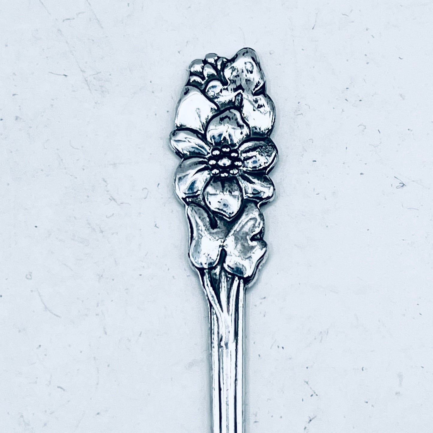 Anello Artigianale FIORE DI MELO Mod. SPIRALE  Realizzato con  Antica posata in Argento (Prima Metà del ’900)