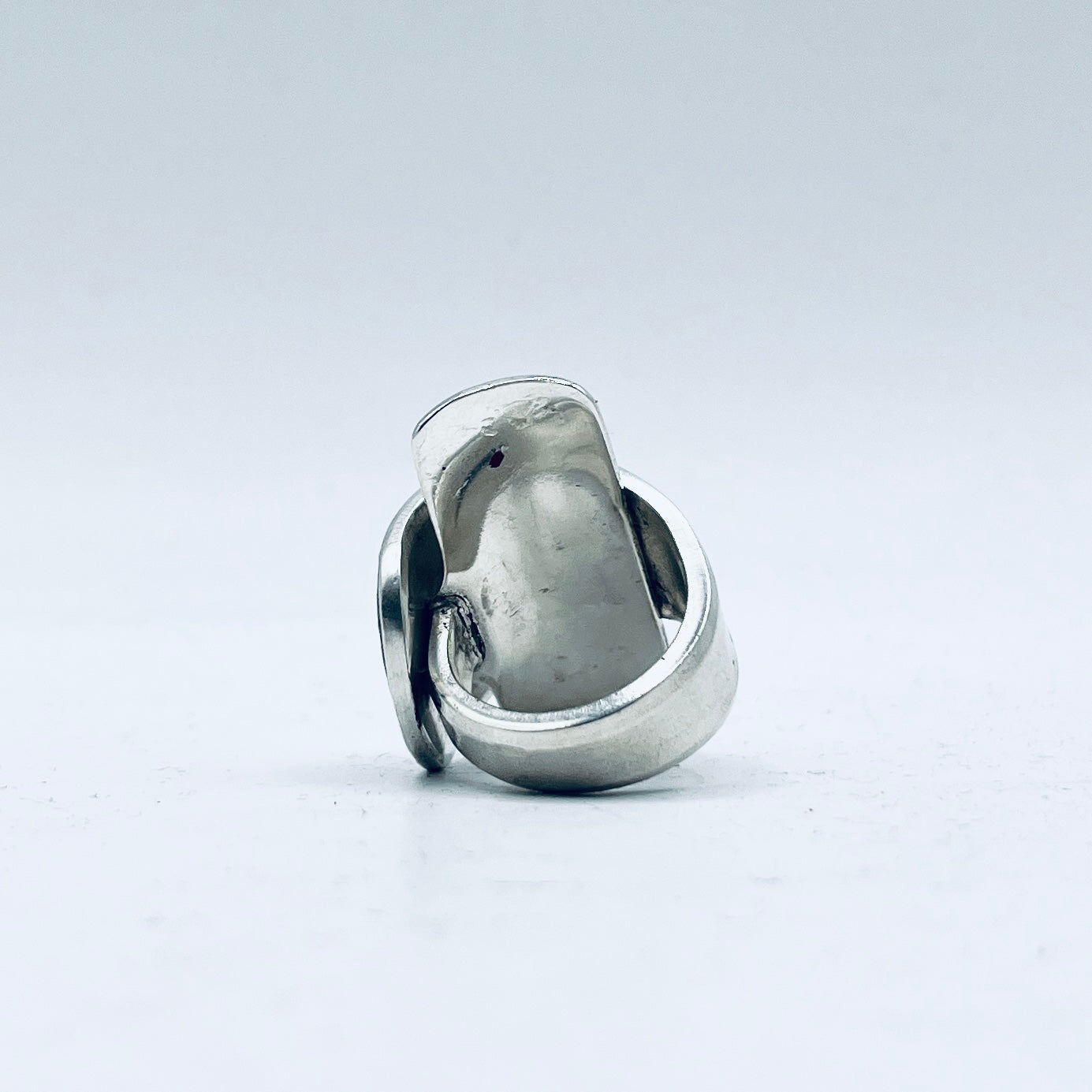 Anello Artigianale CAPPUCCETTO ROSSO&LUPO Mod. INTERO  PUSHER FOOD Realizzato con intero Antico pusher food in Argento (Prima Metà del ’900)