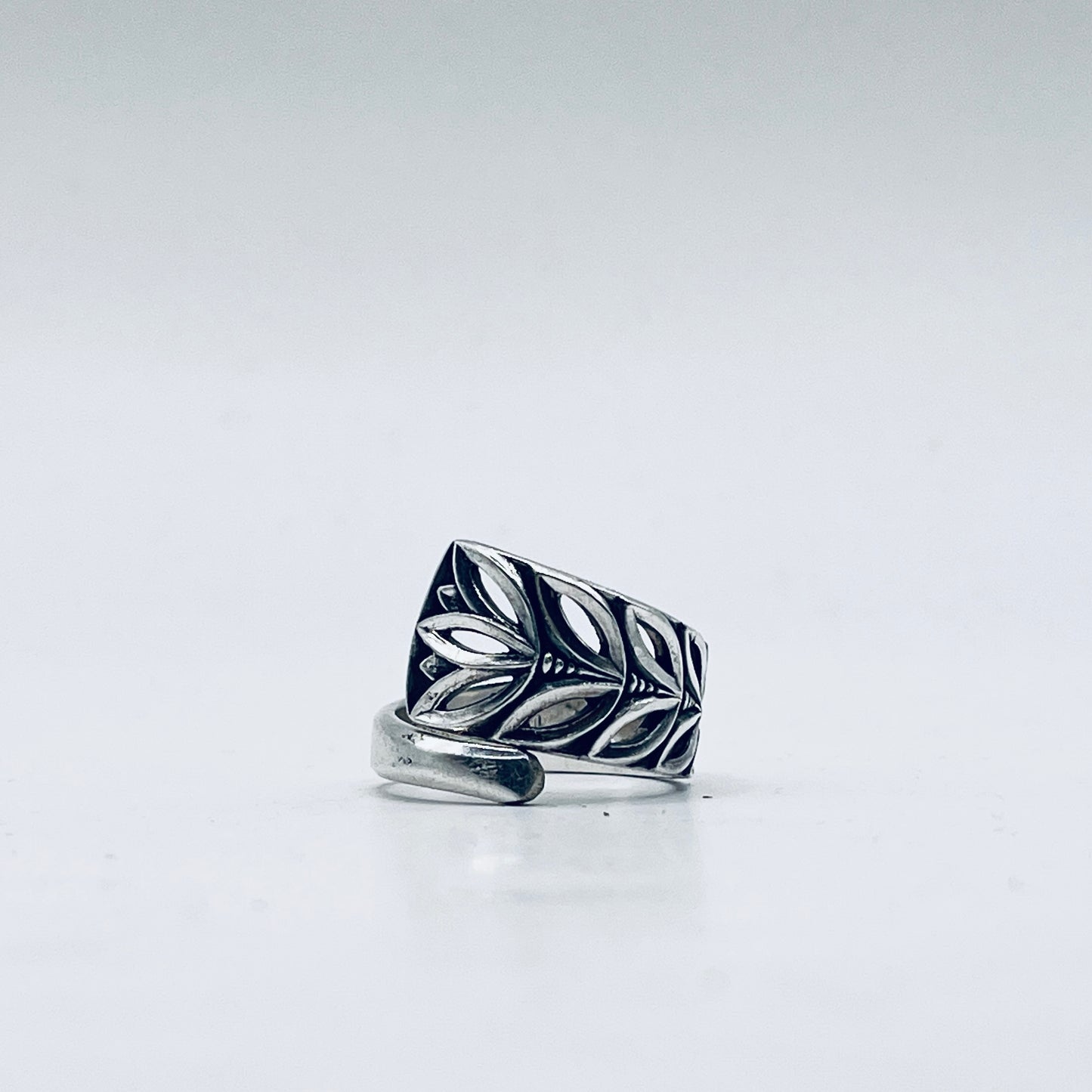 Anello Artigianale LOTO Mod. SPIRALE/INTERO/CLASSICO  Realizzato con Antica posata in Argento (Prima Metà del ’900)