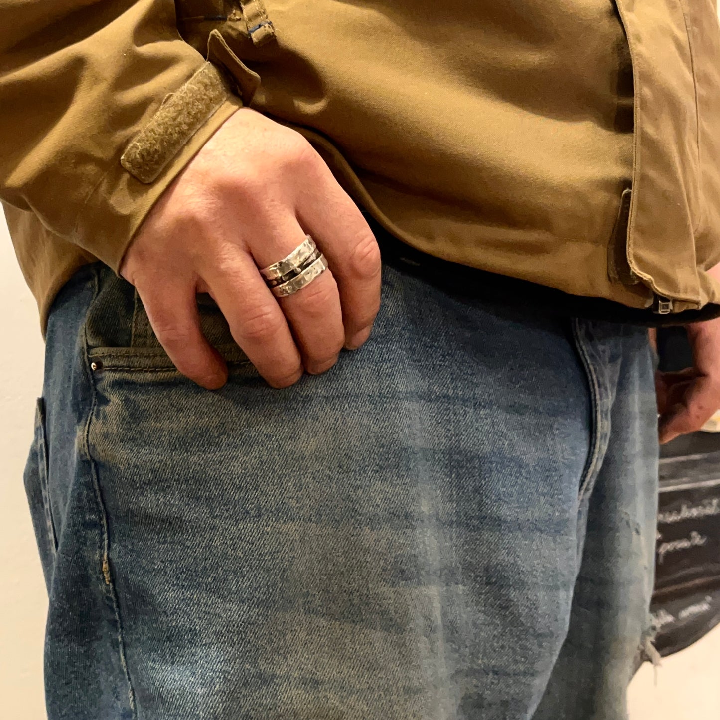 Anello Artigianale BROOKLYN 01  Mod. FASCIONE  Realizzato con parte di Antica zuccheriera in Argento 800 (Prima Metà del ’900)