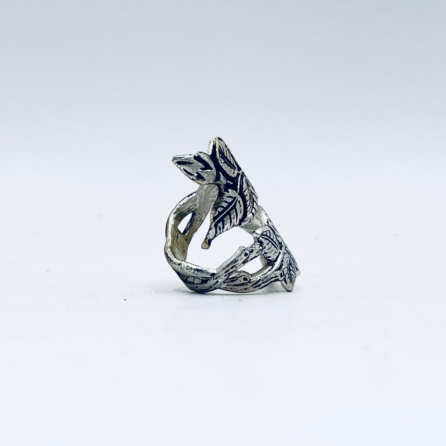 Anello Artigianale FOGLIE ROSE Mod. SPIRALE  Realizzato con Antica posata in Argento (Prima Metà del ’900)