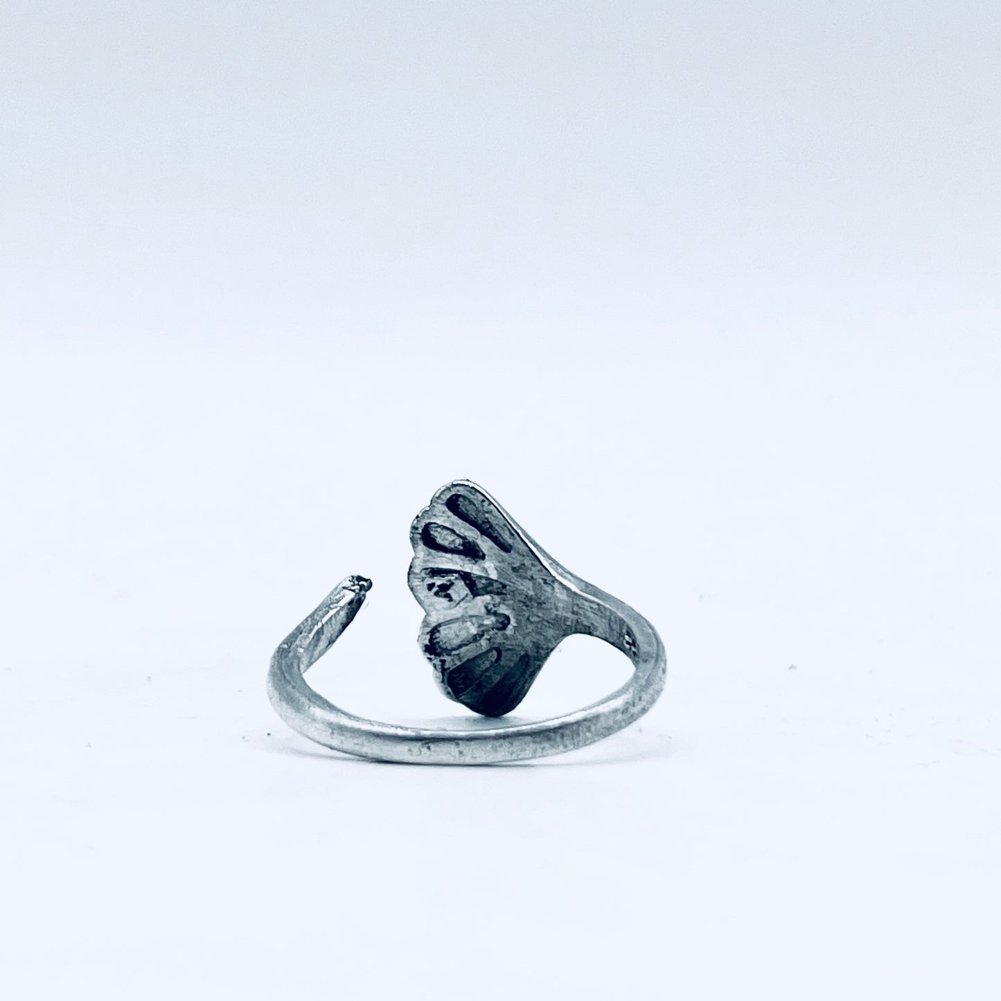 Anello Artigianale GINKGO Mod. SPILLA Realizzato con Antica spilla in Argento (Prima Metà del ’900)