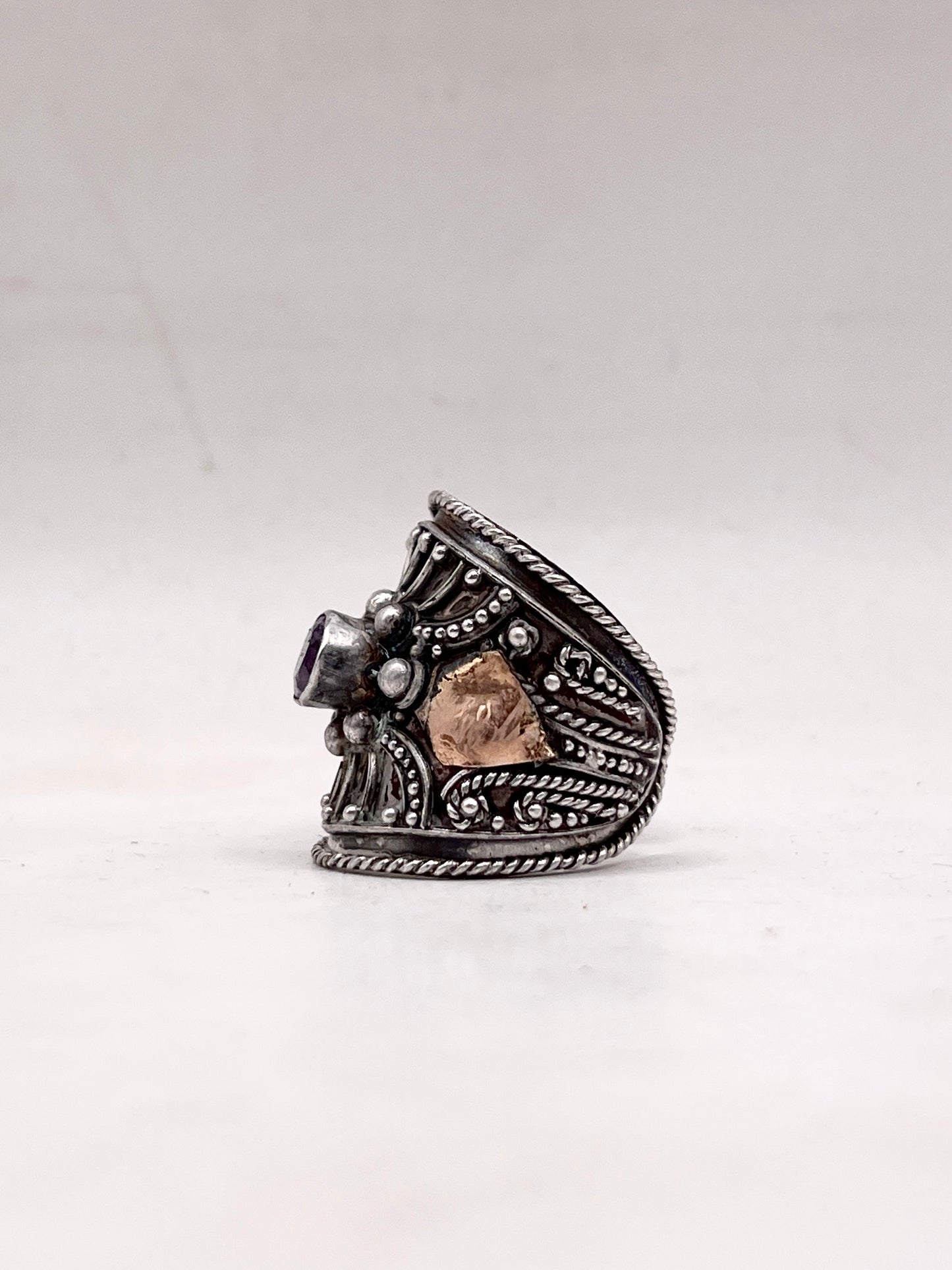 Anello Artigianale SGUARDO Mod. SPILLA AMETISTA Realizzato con Antica spilla in Argento (Prima Metà del ’900)
