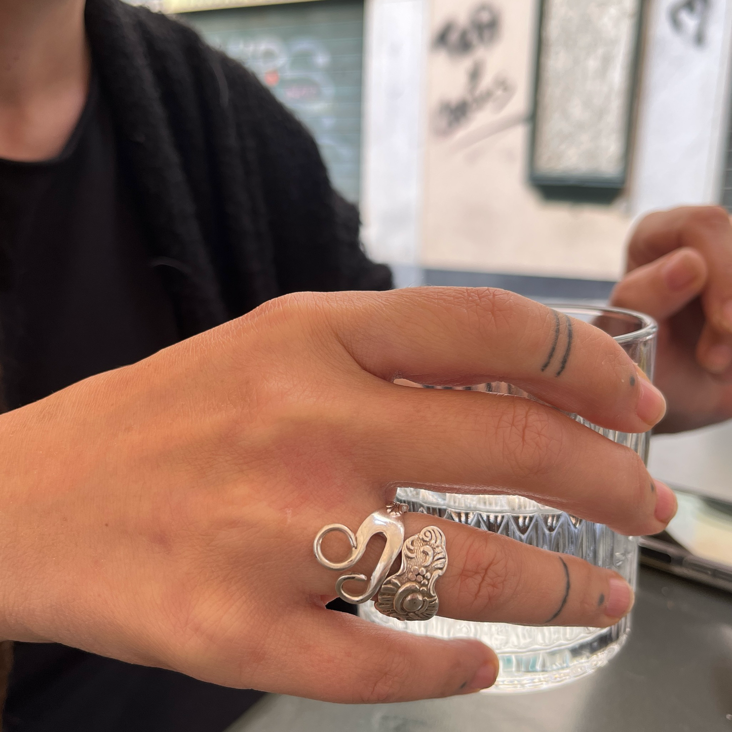 Anello Artigianale Mod. FORCHETTINA RICCIOLI Realizzato con intera antica forchettina in Argento (Prima Metà del ’900)