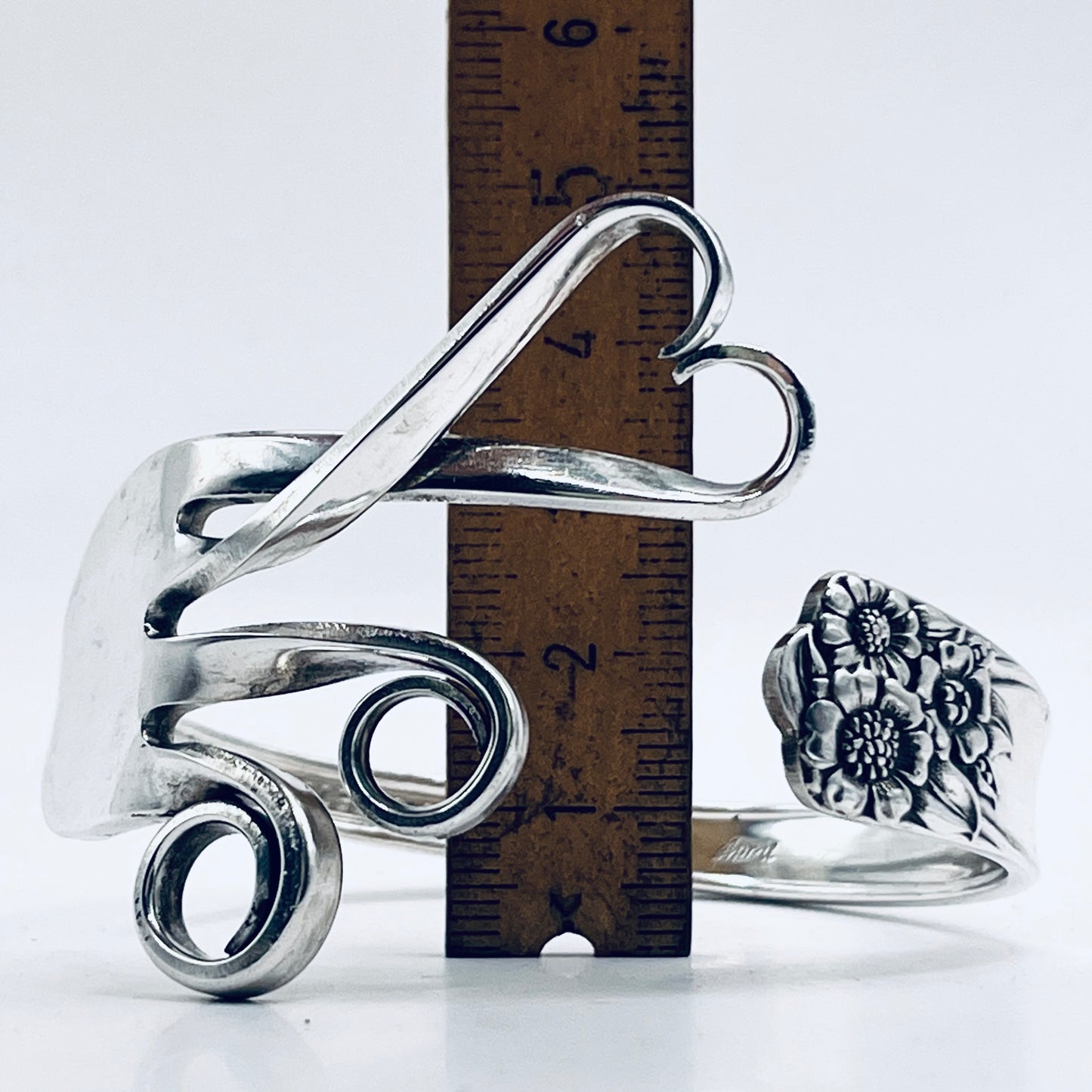 Bracciale Artigianale GIRASOLI Mod. FORCHETTA CUORE/CLASSICO Realizzato con Antica posata in lega d’argento (Prima Metà del ’900)