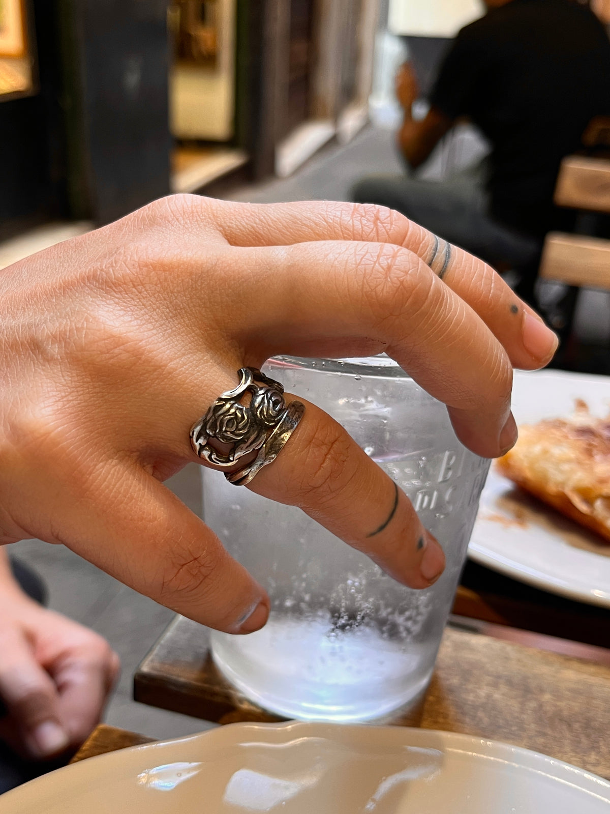 Anello Rose Traforate ricavato da una posata antica in argento 925 – vista 19