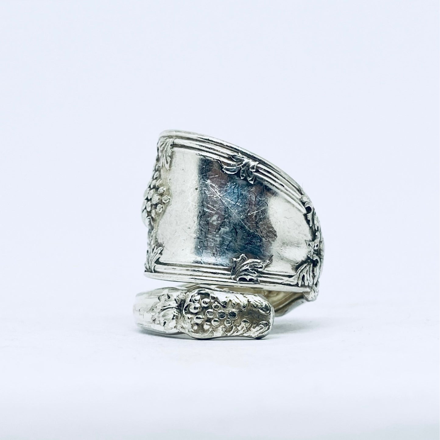Anello Artigianale UVA Mod. SPIRALE  Realizzato con Antica posata in Argento (Prima Metà del ’900)