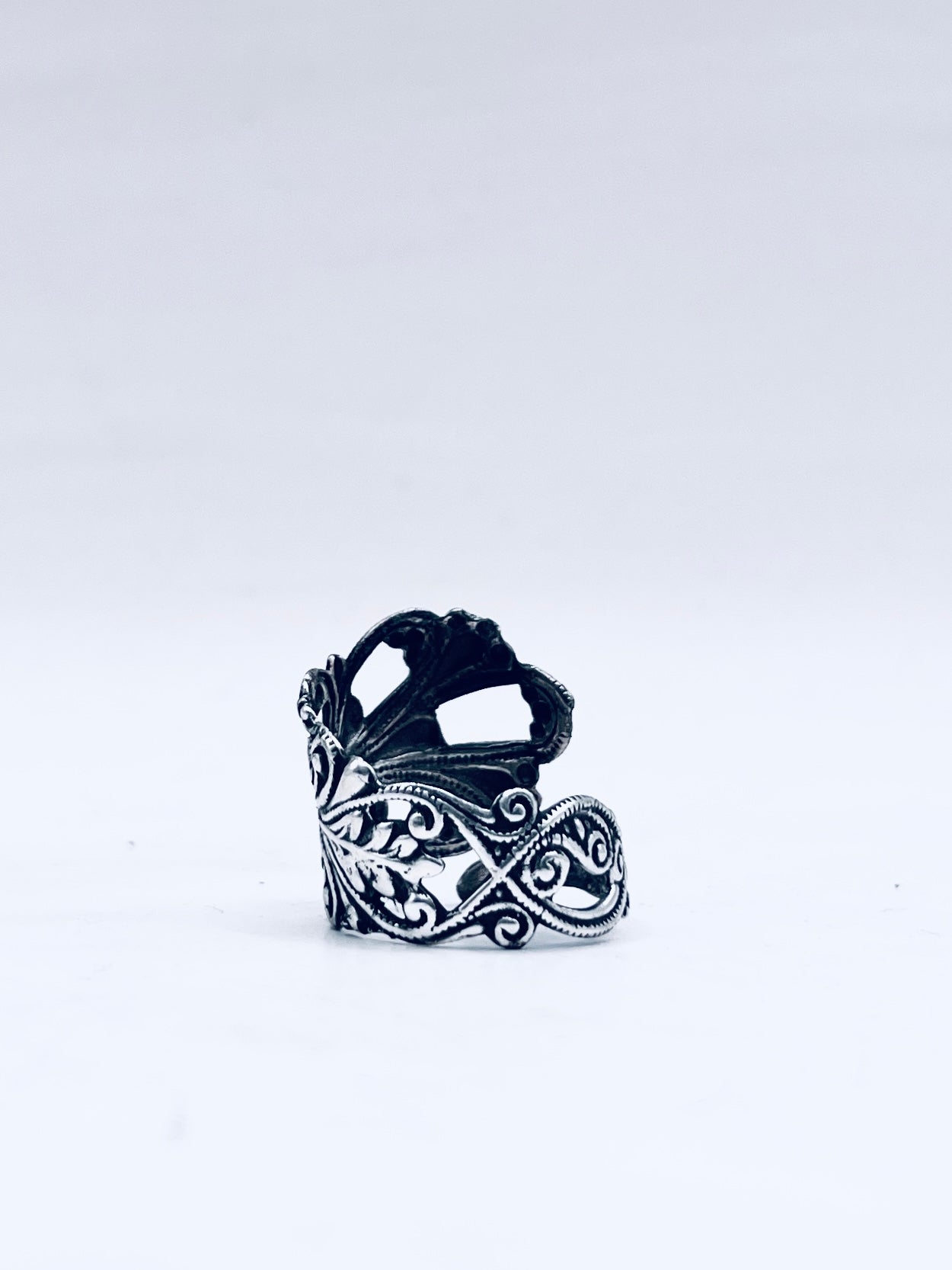 Anello Artigianale “BOCCHETTA SERRATURA GOCCIA” Realizzato con bocchetta serratura in Argento (Prima Metà del ’900)