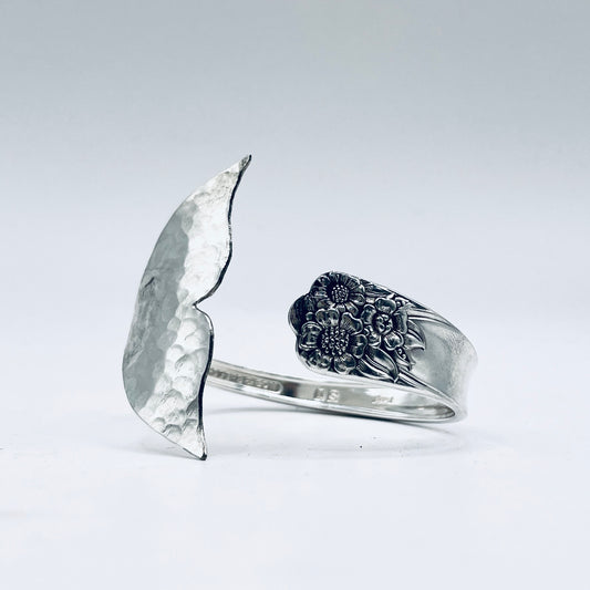 Bracciale Artigianale GIRASOLI  Mod. CODA MARTELLATA  Realizzato con Antica posata in Argento (Prima Metà del ’900)