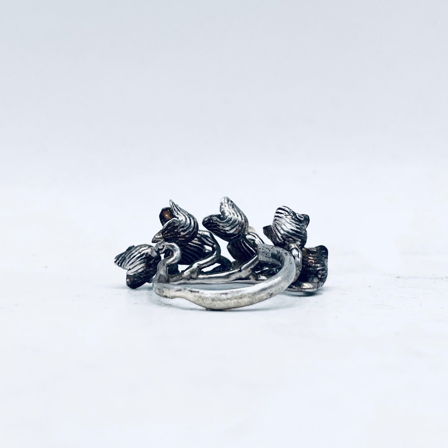 Anello Artigianale MUGHETTI Mod. CLASSICO  Realizzato con Antica SPILLA in Argento 800(Prima Metà del ’900)