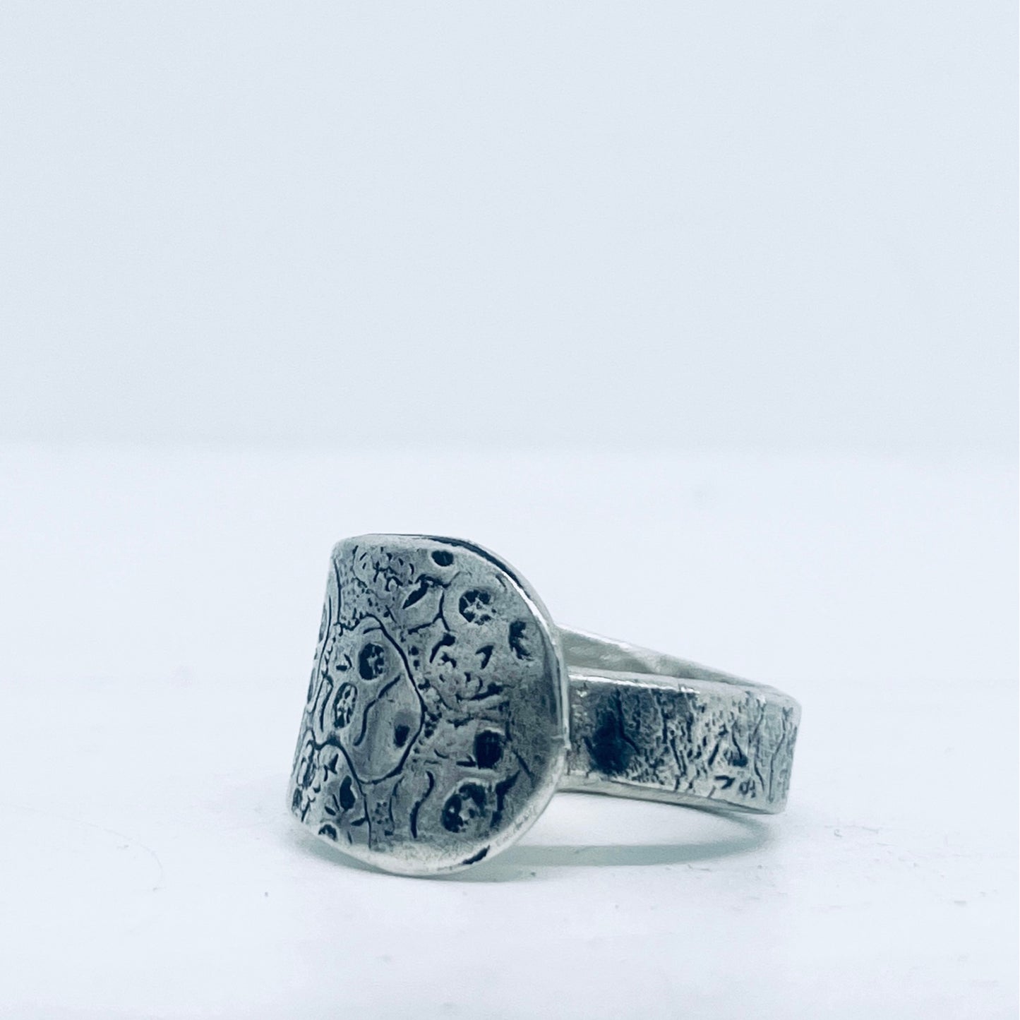 Anello Artigianale CALAVERAS Mod. CLASSICO  Realizzato con Antica posata in Argento (Prima Metà del ’900)