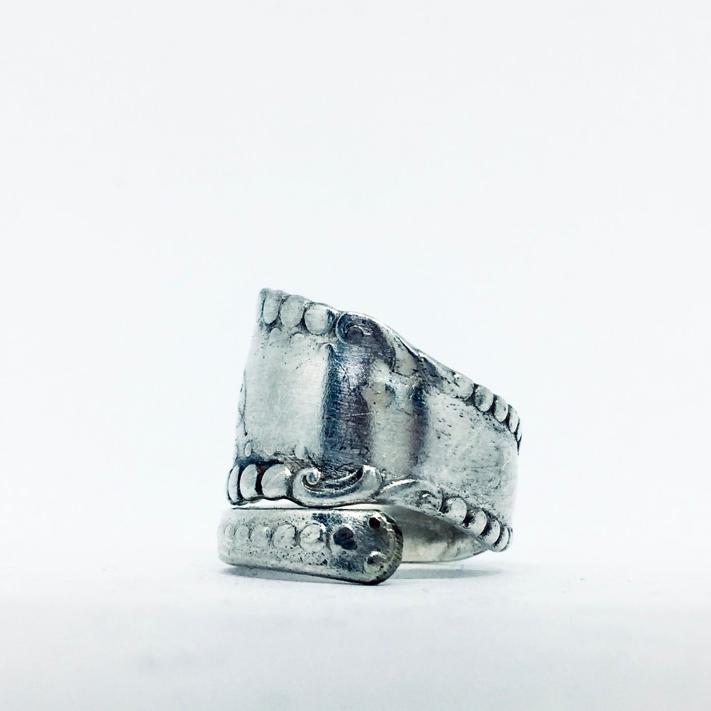 Anello Artigianale con Iniziale D