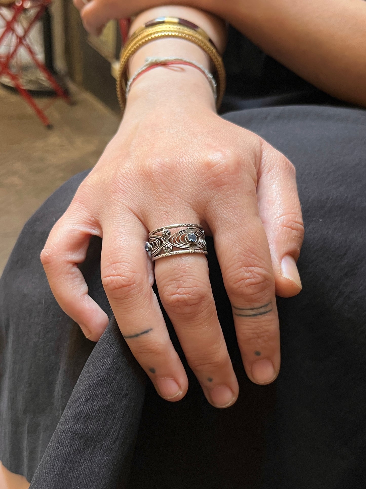 Anello Artigianale SPILLA IPNOSI Mod. SPILLA FILIGRANA Realizzato con Antica spilla in Argento (Prima Metà del ’900)