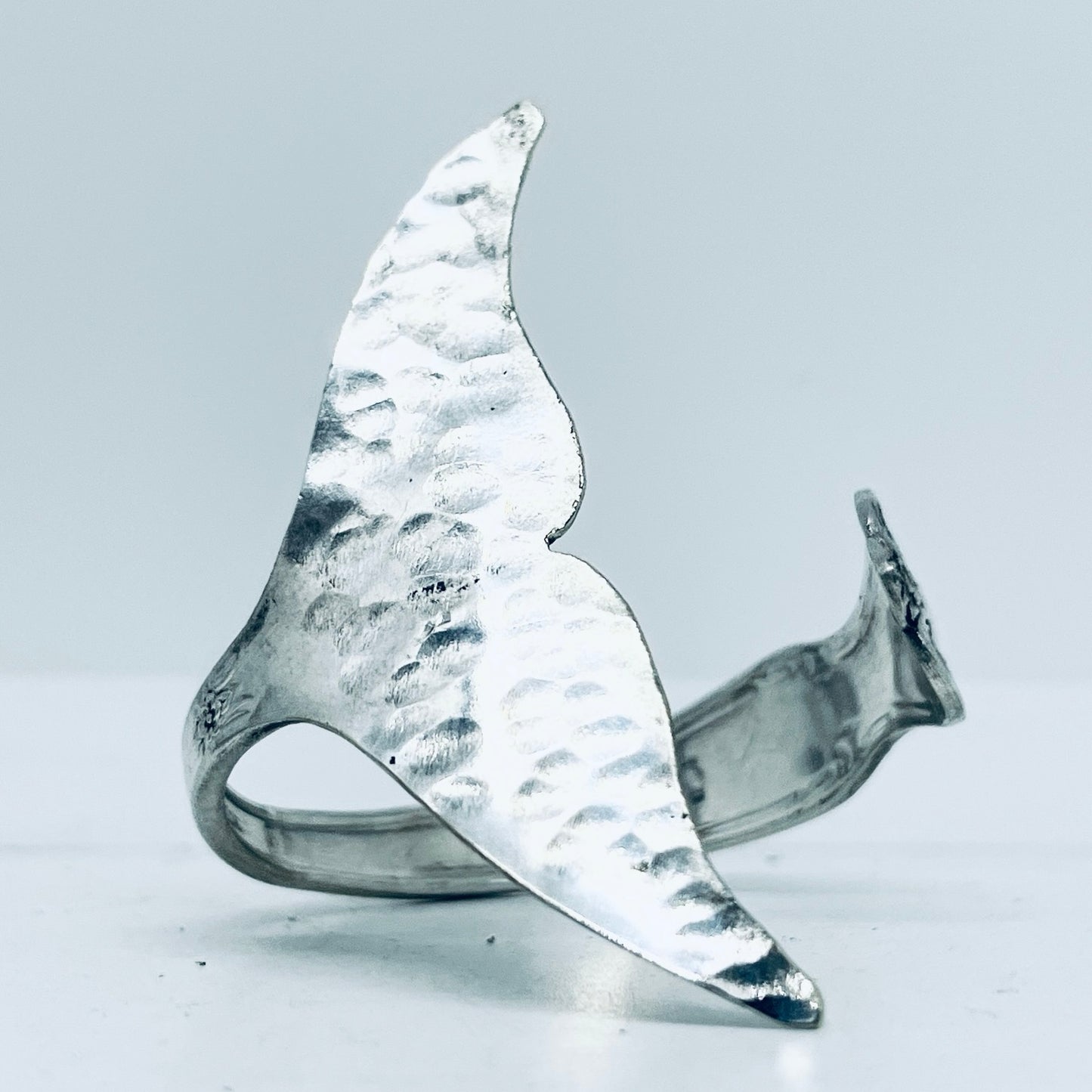 Bracciale Artigianale Mod. CODA MARTELLATA  Realizzato con Antica posata in Argento (Prima Metà del ’900)
