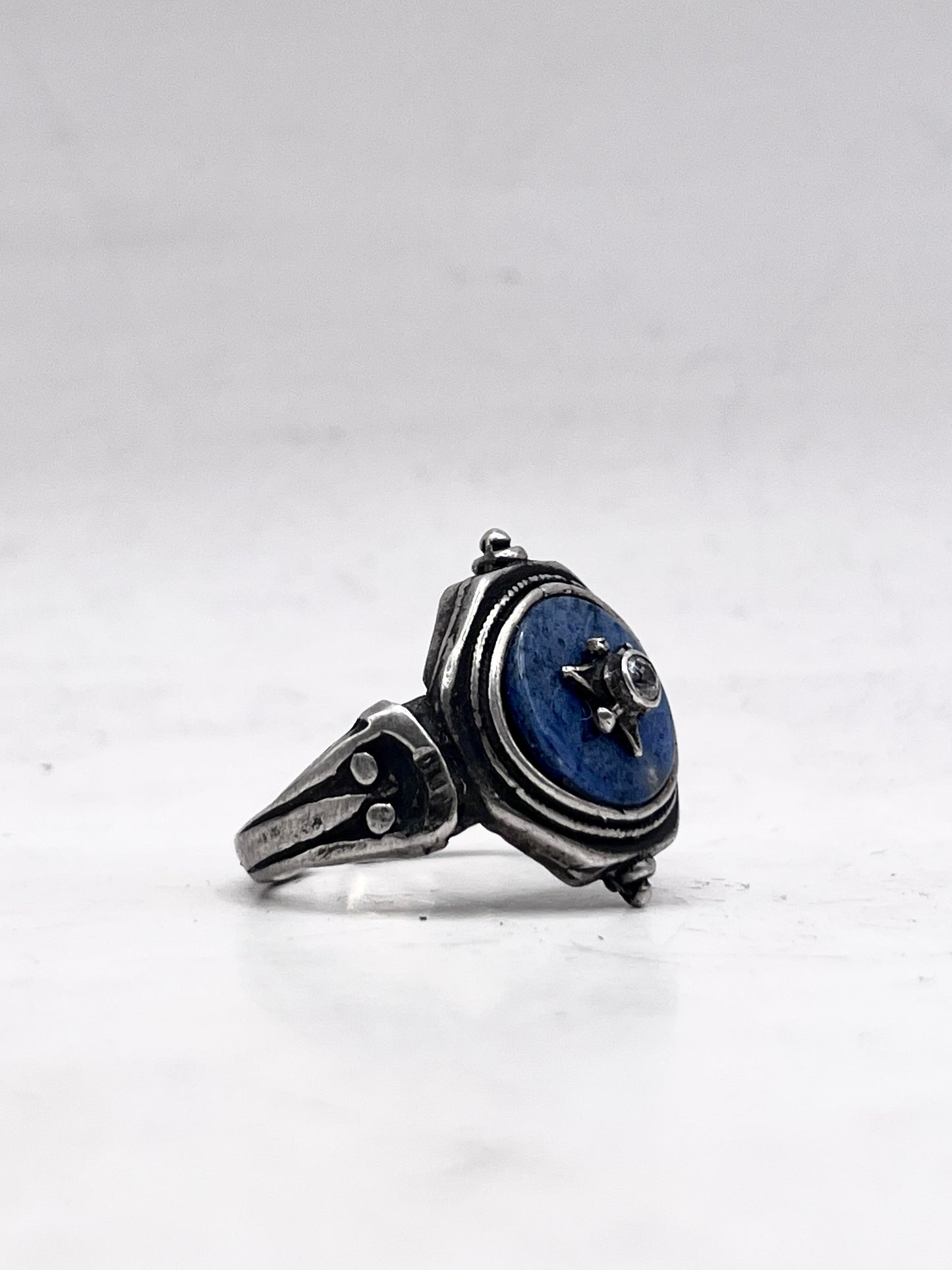 Anello Artigianale SPILLA ROSA DEI VENTI  Mod. SPILLA Realizzato con Antica spilla in Argento (Prima Metà del ’900)