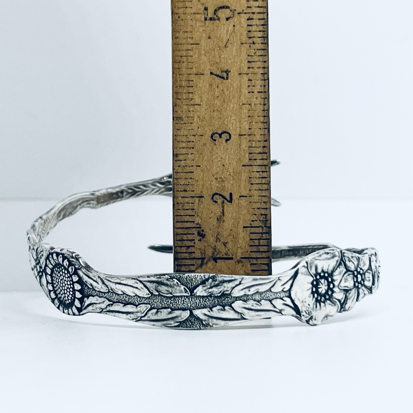 Bracciale Artigianale Mod. PINZETTA ZUCCHERO  Realizzato con Antica posata in Argento (Prima Metà del ’900)