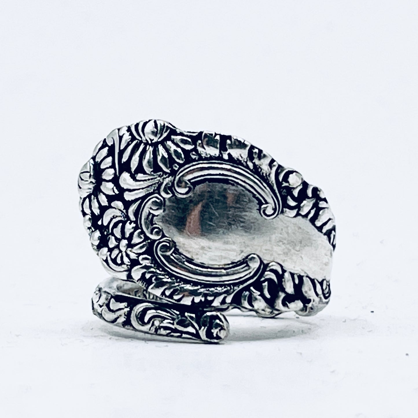 Anello Artigianale Mod. SPIRALE  FIORI SUPER Realizzato con Antica posata in Argento (Prima Metà del ’900)
