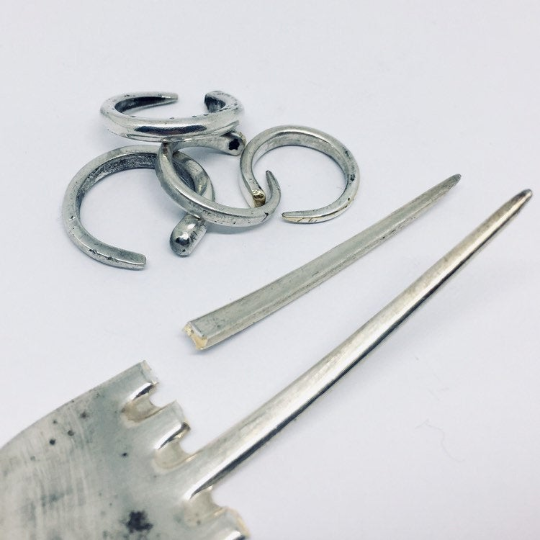 Anello Artigianale FEDINA Mod. REBBIO Realizzato con Antica posata in Argento (Prima Metà del ’900)