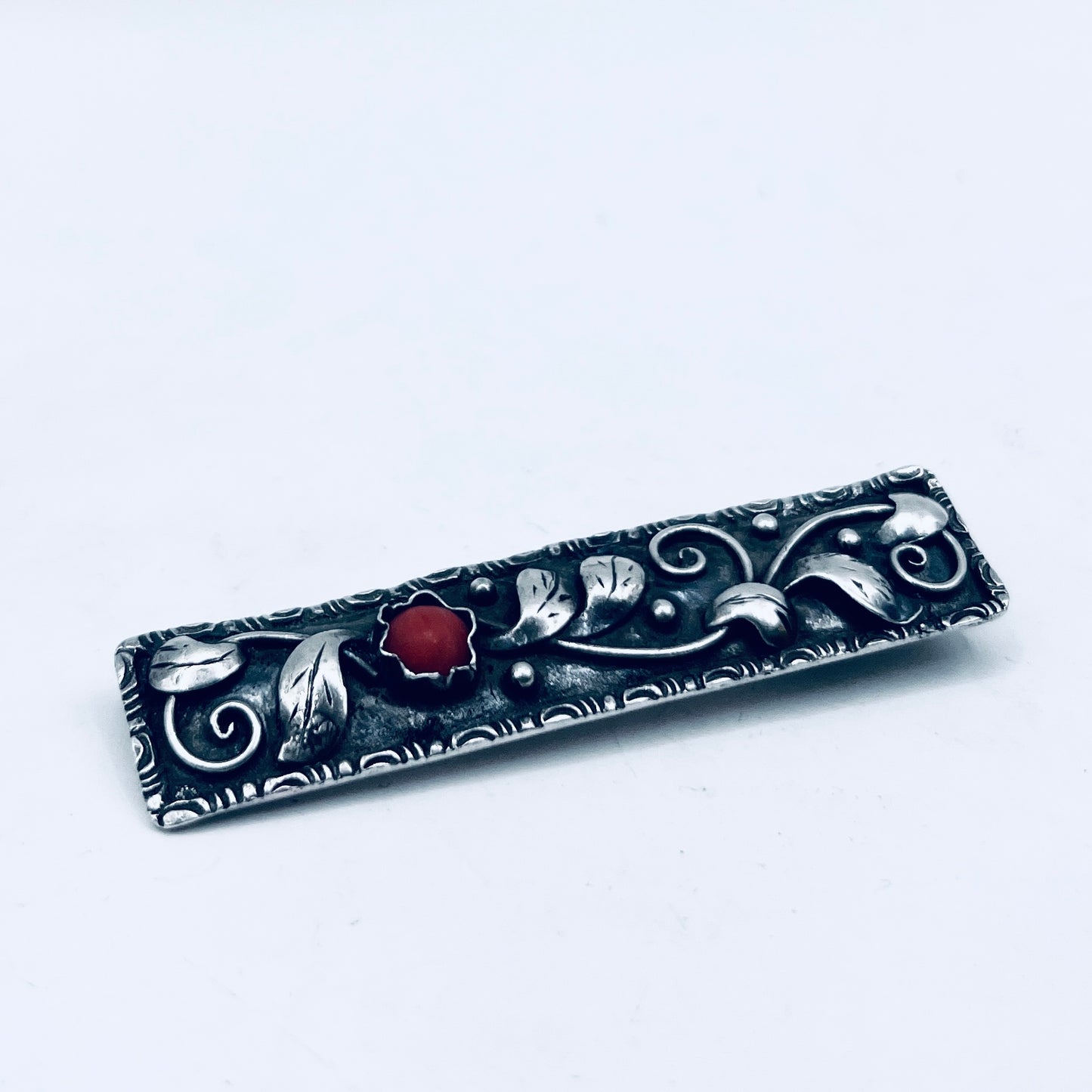 Anello Artigianale SPILLA CORALLO Mod. SPILLA Realizzato con Antica spilla in Argento (Prima Metà del ’900)