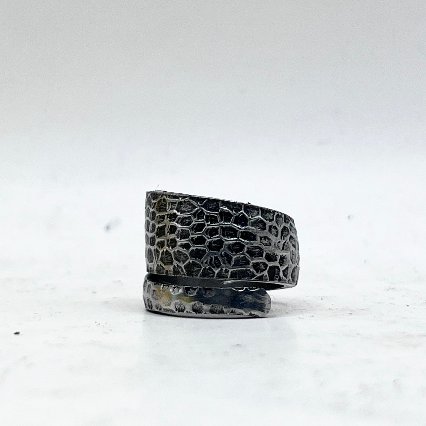 Anello Artigianale Mod. CLASSICO/SPIRALE/SOVRAPPOSTO PITONATO  Realizzato con Forchettina in ACCIAIO