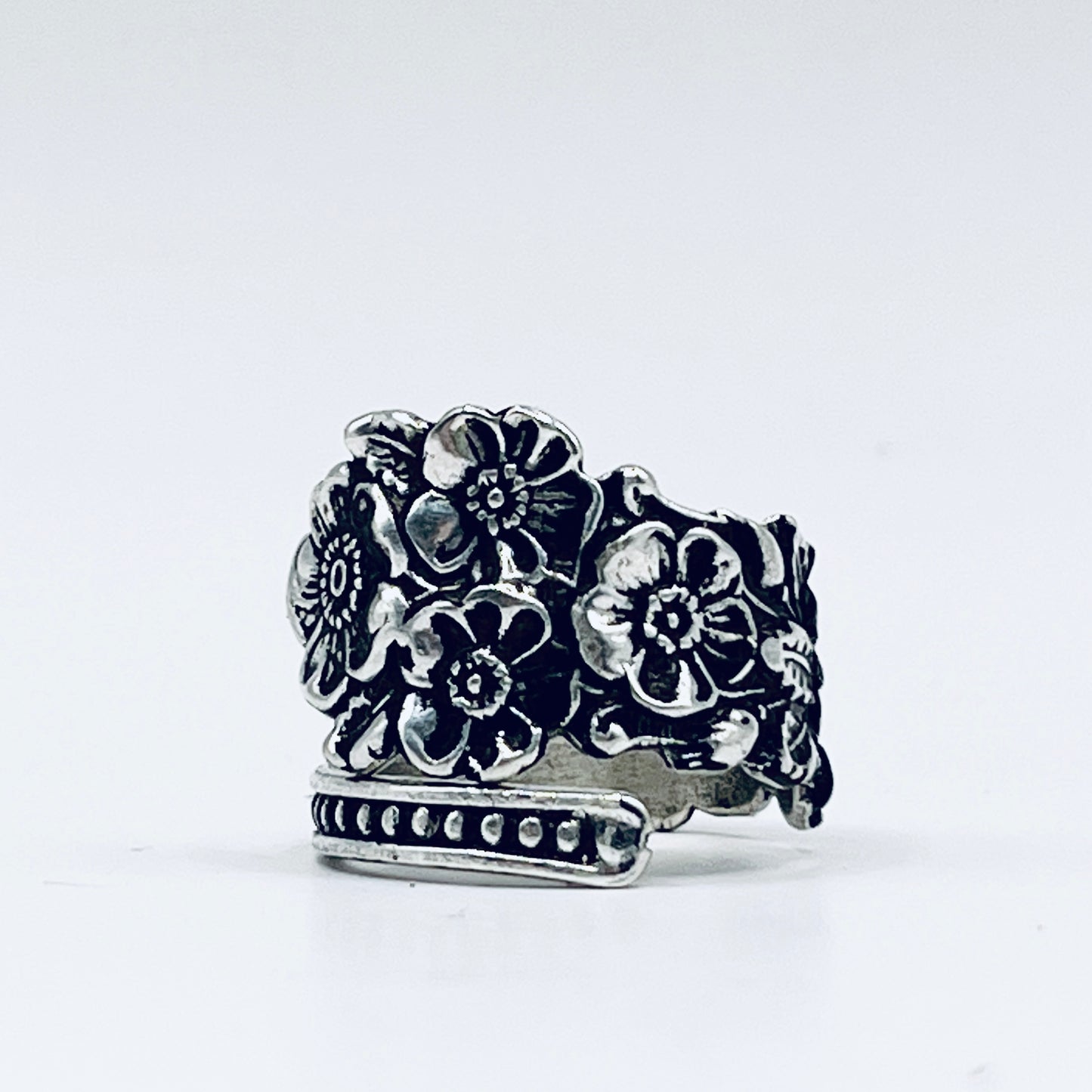 Anello Artigianale TEMPESTA DI FIORI Mod. CLASSICO/SPIRALE  Realizzato con Antica posata in Argento (Prima Metà del ’900)