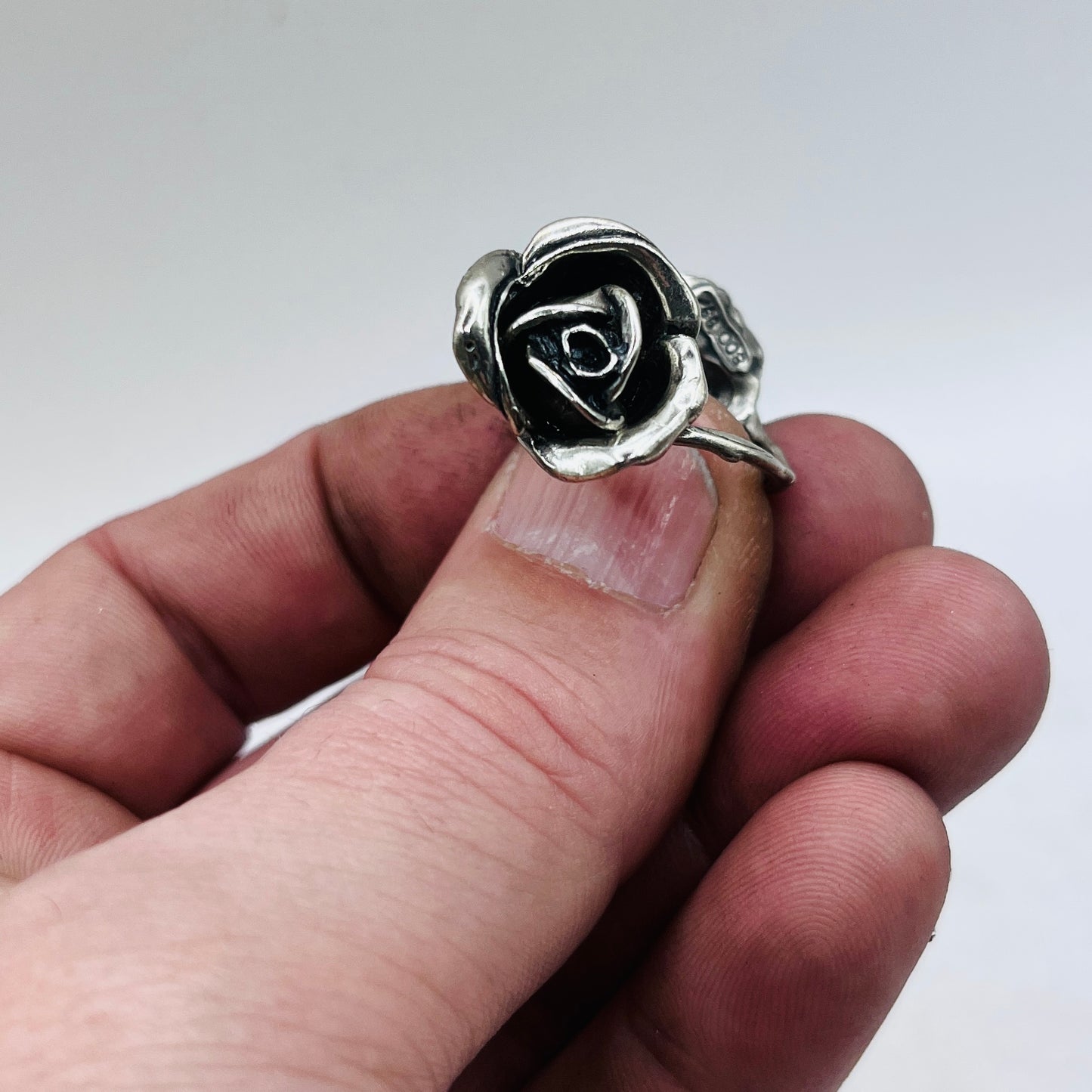 Anello Artigianale ROSA 01 Mod. CLASSICO  Realizzato con Antica SPILLA in Argento 800(Prima Metà del ’900)