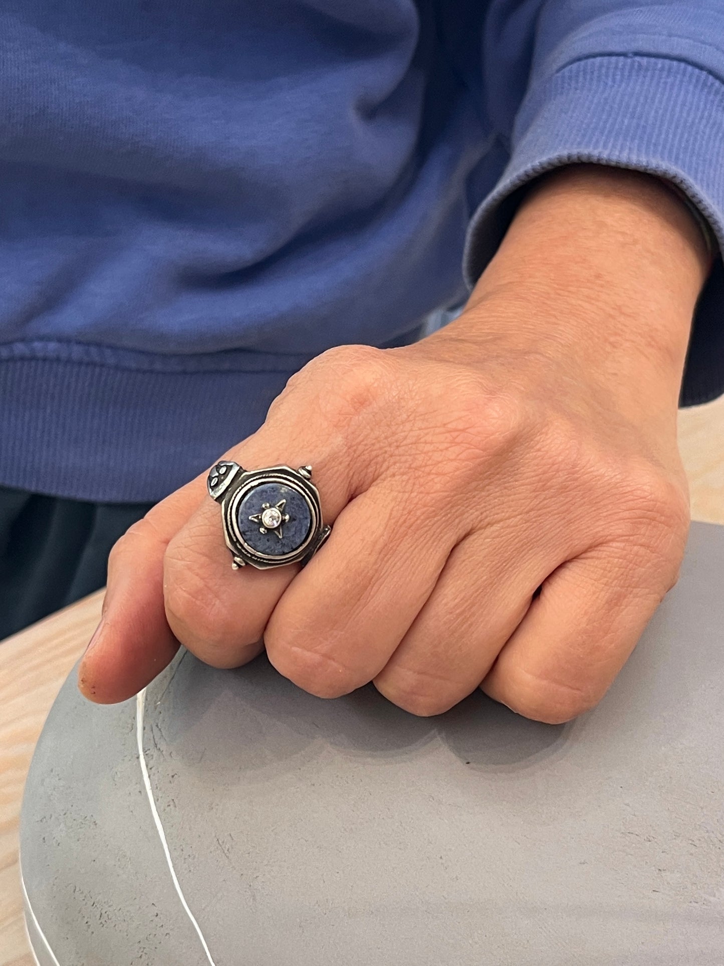 Anello Artigianale SPILLA ROSA DEI VENTI  Mod. SPILLA Realizzato con Antica spilla in Argento (Prima Metà del ’900)
