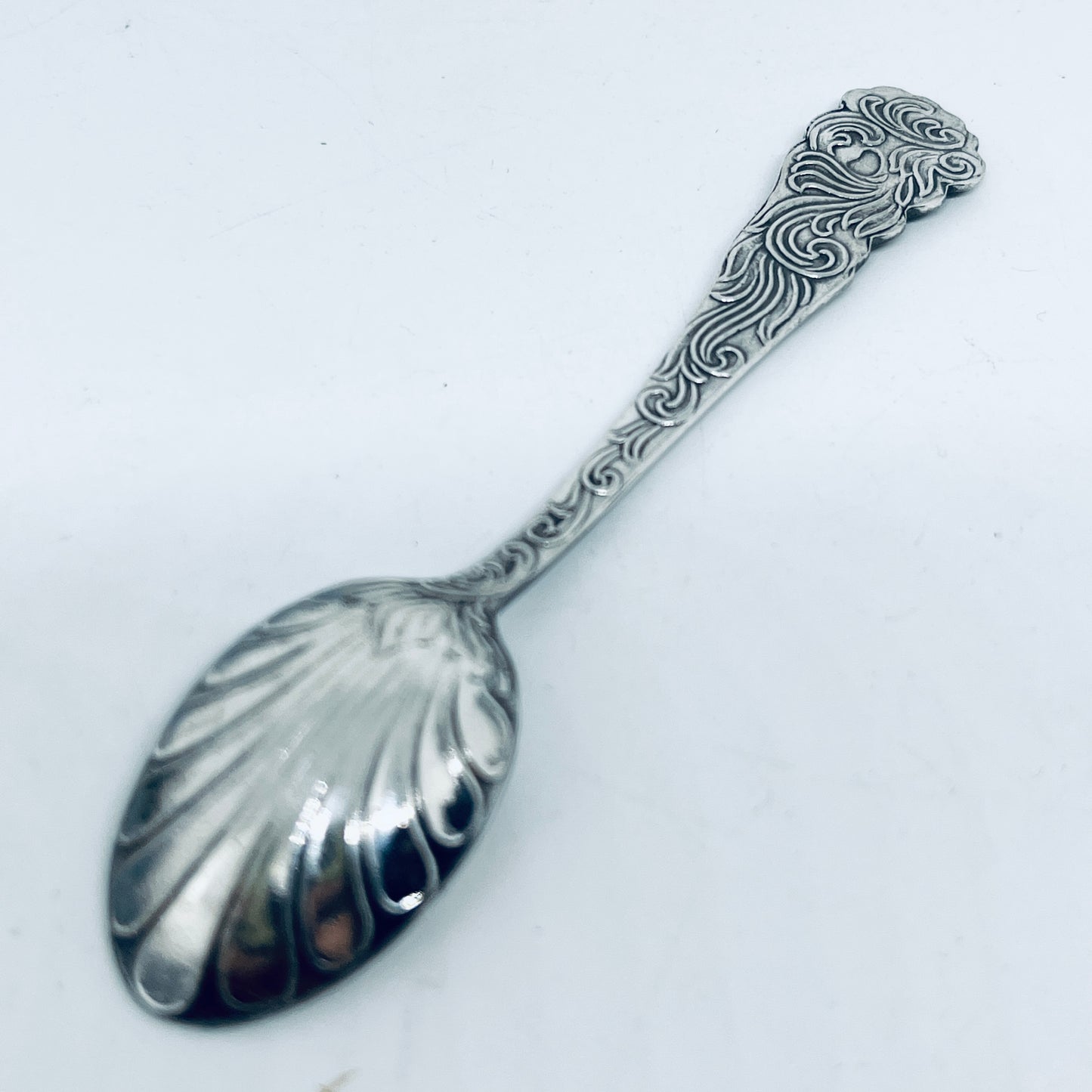Anello Artigianale Mod. INTERO  Realizzato con intero Antico Cucchiaino in Argento (Prima Metà del ’900)