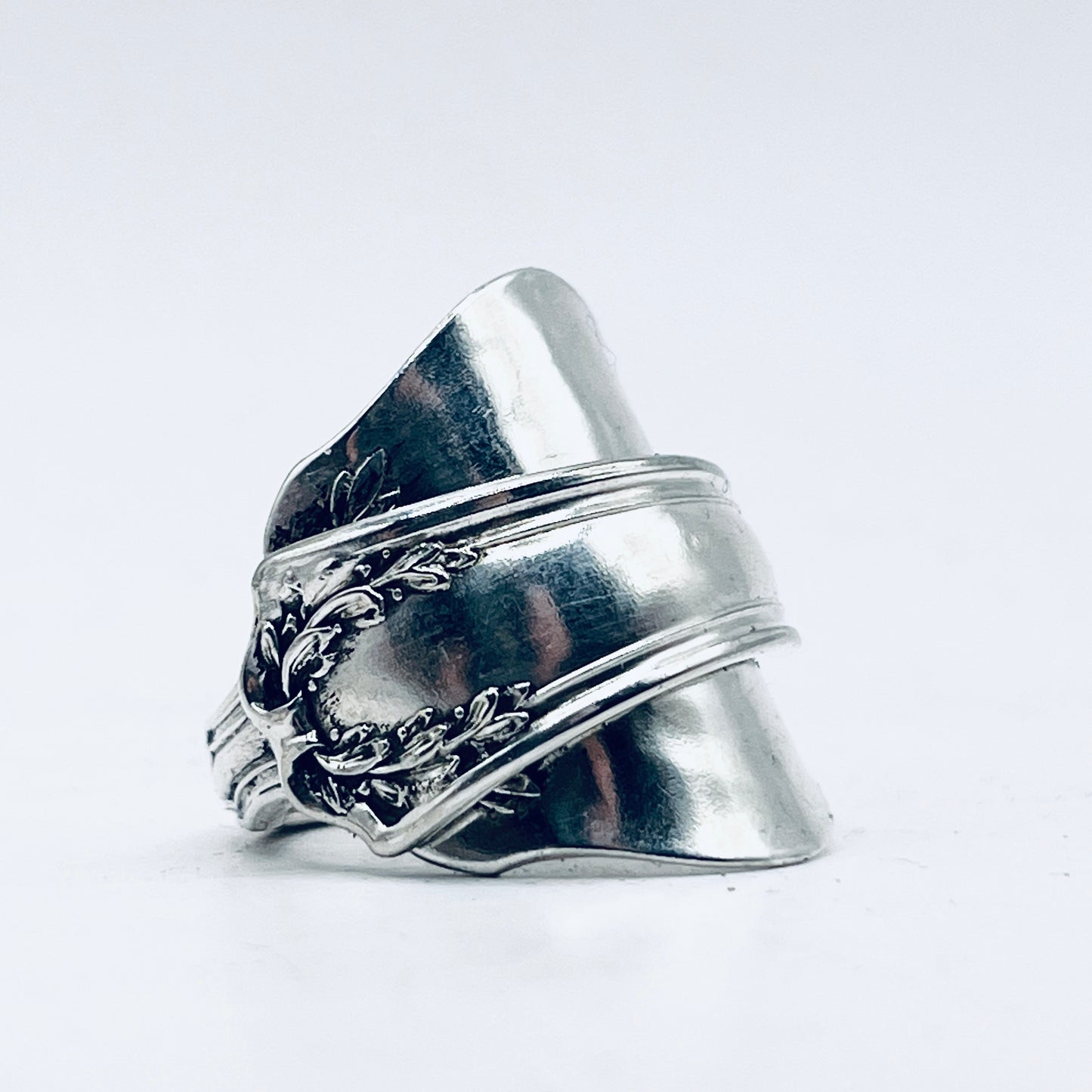 Anello Artigianale Mod. INTERO ZUCCHERO  Realizzato con intero Antico Cucchiaino in Argento (Prima Metà del ’900)