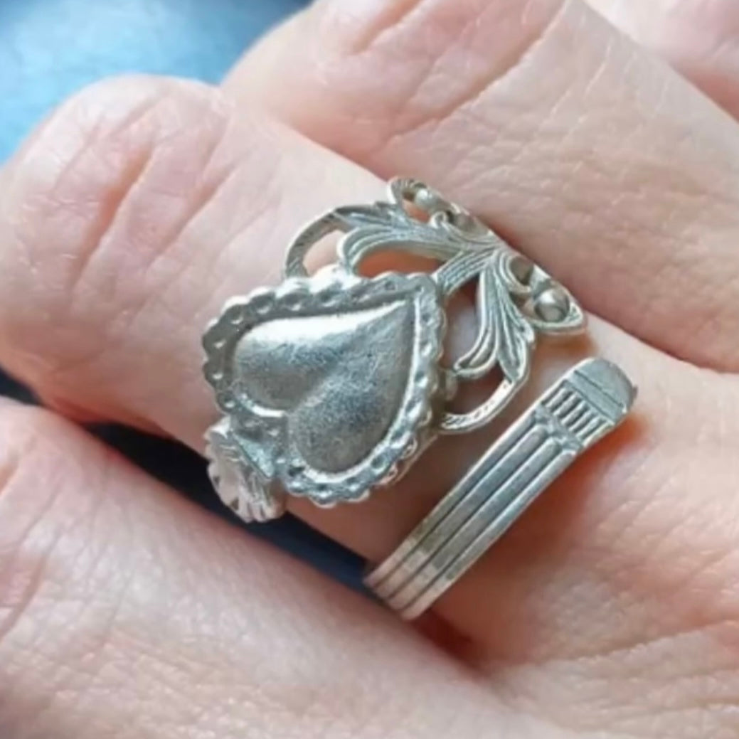 Anello Artigianale CUORE SACRO Mod. CLASSICO/SPIRALE Realizzato con Antica posata in Argento (Prima Metà del ’900)